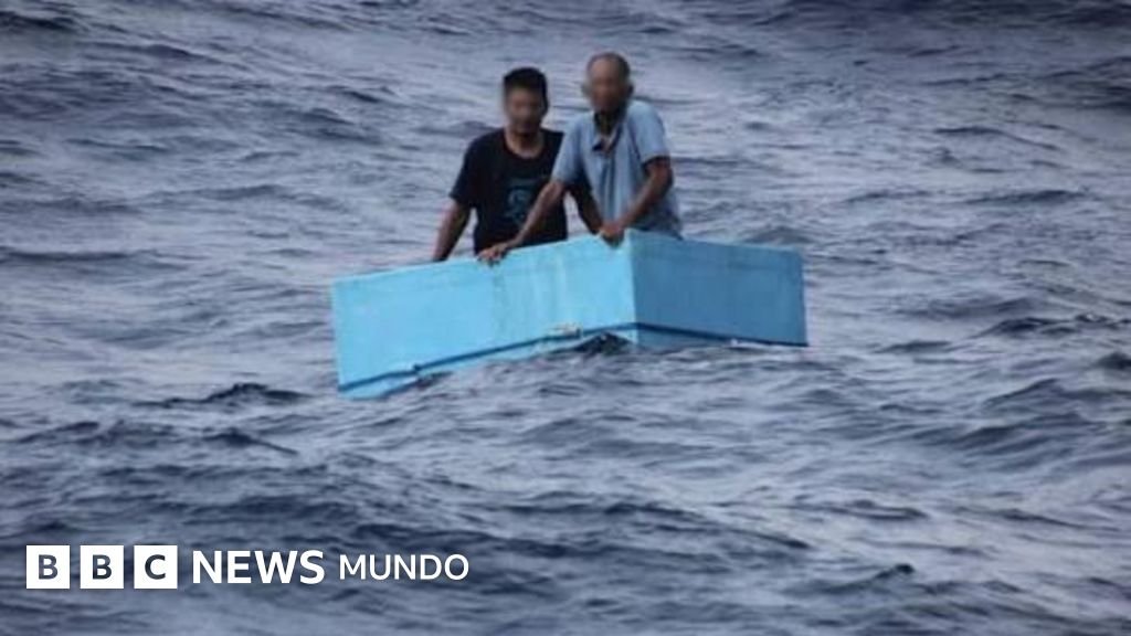 Pescadores salvados en México después de cinco días a la deriva en el mar aferrándose a una nevera.