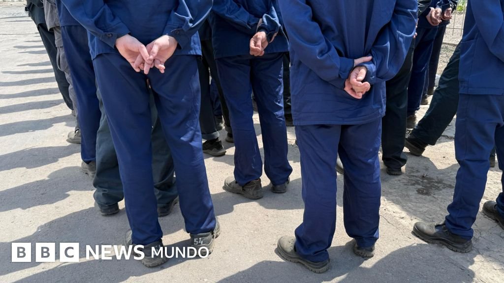 Prisioneros de guerra ucranianos explican a la BBC por qué luchan del lado ruso contra su nación.