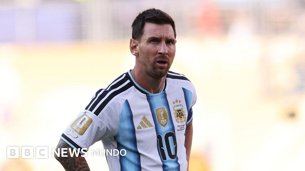 «Solía jugar al fútbol, pero ahora no estoy seguro de si continuaré»: el conmovedor mensaje de Lionel Messi tras el fallecimiento de su padre.
