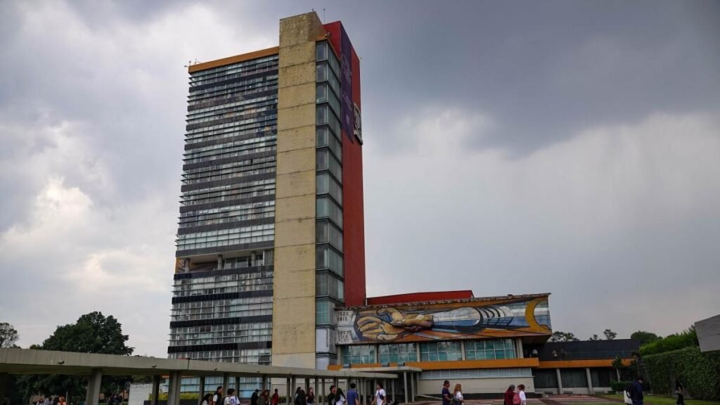 UNAM-Mérida organizes flights to CDMX for candidates to take their control exam.