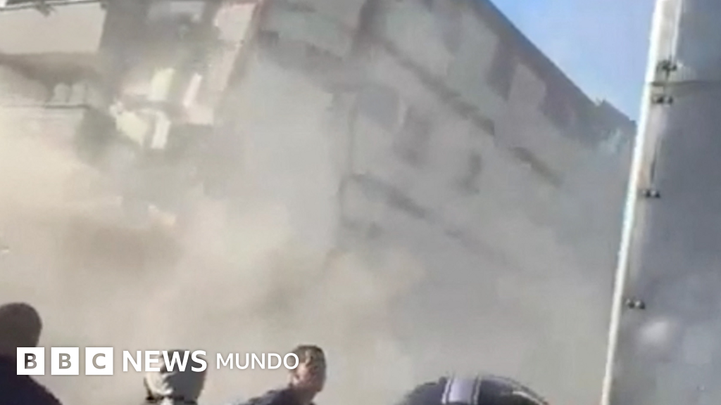 Video: El instante en que un edificio se derrumba en Pereira debido al sismo
